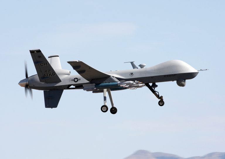 Eine US-Kampfdrohne vom Typ MQ-9 Reaper: Die SPD stellt sich gegen die Anschaffung bewaffneter Drohnen für die Bundeswehr Foto: picture alliance / dpa | Paul Ridgeway