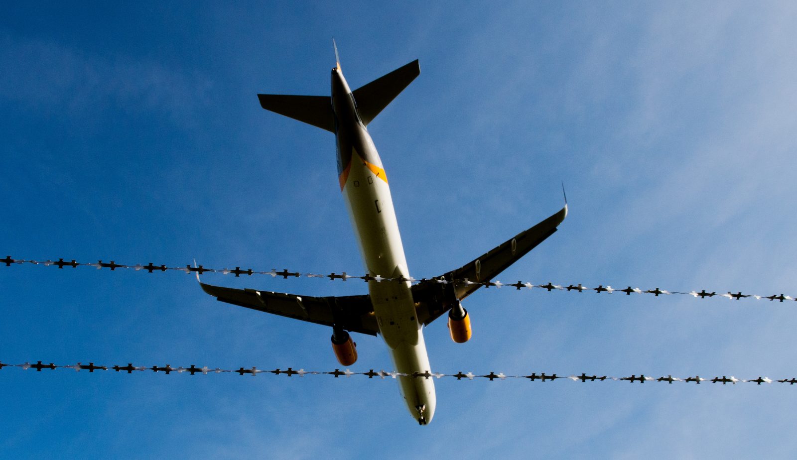 Flugzeug startet in Hannover: Immer weniger Abschiebungen