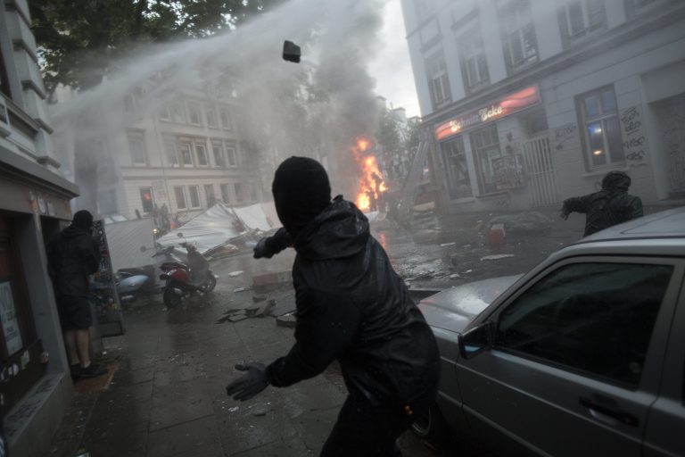 Linksextremist 2017 bei gewaltsamen Protesten gegen den G20-Gipfel in Hamburg