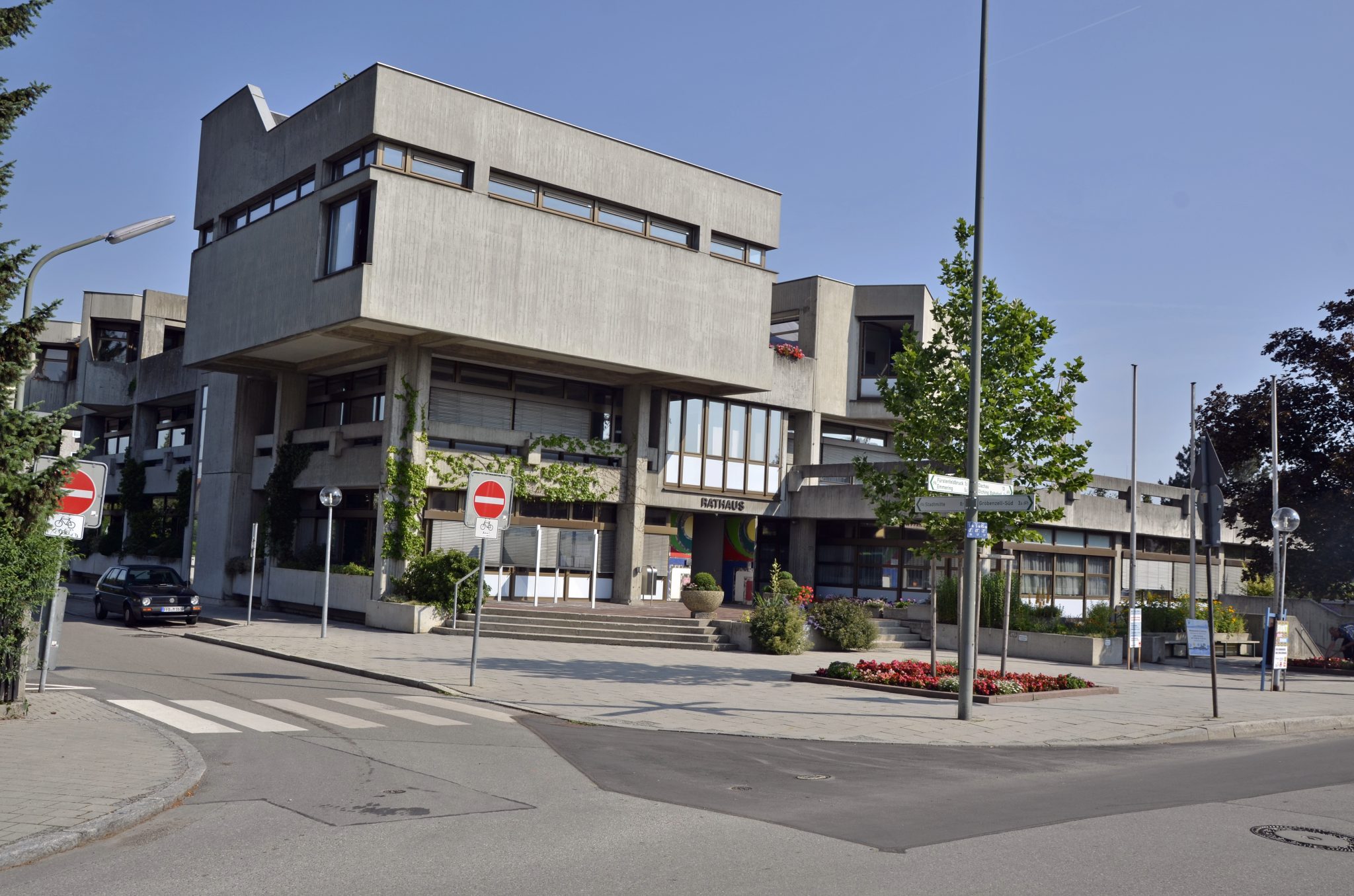 Rathaus von Olching: Foto: Bürgermeister sucht Wohnungen für Moria-Migranten