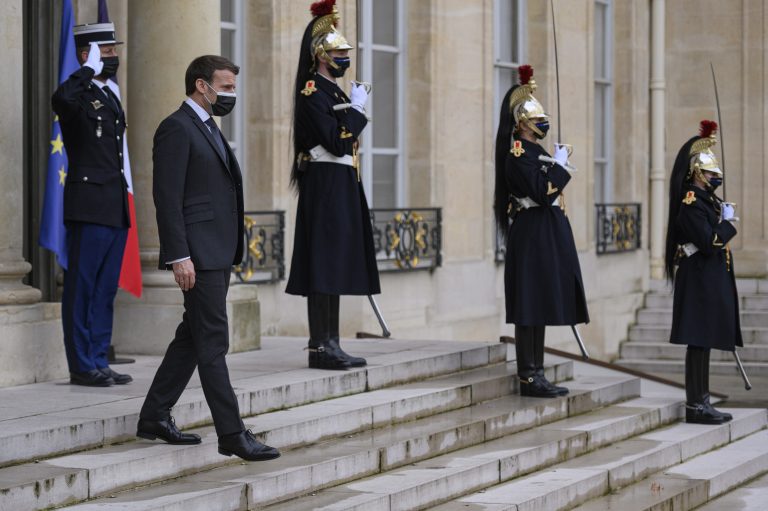Frankreichs Präsident Emmanuel Macron versucht, den politischen Islam in seinem Land zu zähmen Foto: picture alliance / ZUMAPRESS.com | Julien Mattia