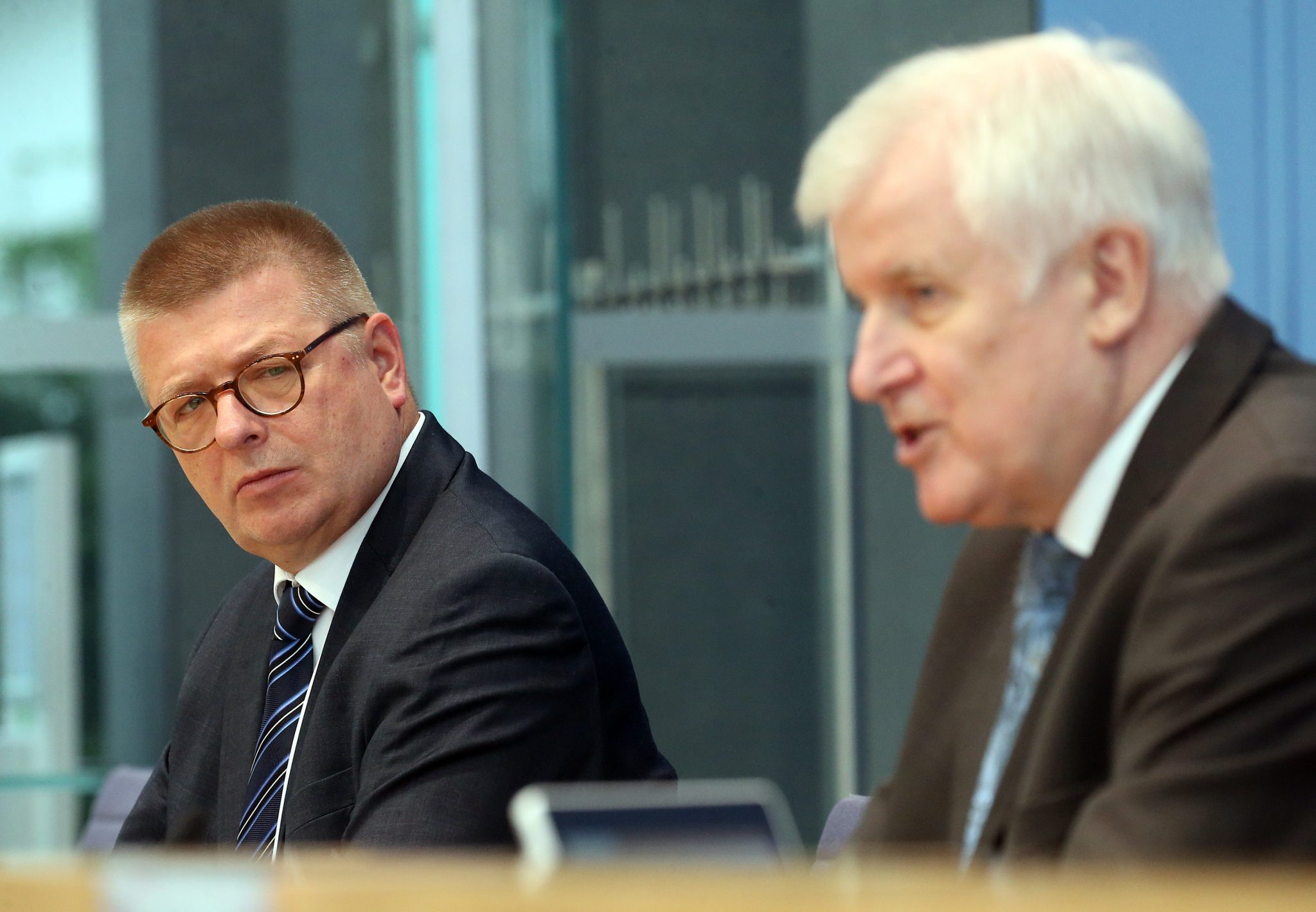 Verfassungsschutzchef Thomas Haldenwang (l.) und Bundesinnenminister Horst Seehofer (CSU)