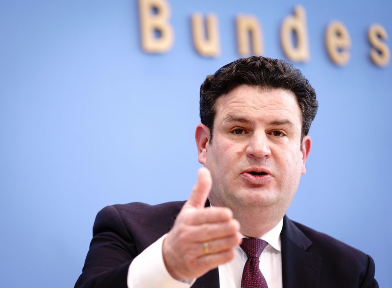 Hubertus Heil (SPD): Zuletzt hatte es 2010 keine Rentenerhöhung mehr gegeben