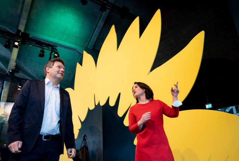 Die Grünen-Vorsitzenden Robert Habeck und Annalena Baerbock bei der Präsentation des Entwurfs für das Grünen-Wahlprogramm