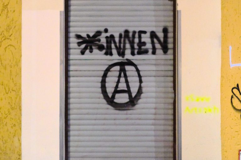 Gender-Stern als Graffiti: Das Zentralkomitee der Katholiken will auch gendern (Symbolbild) Foto: picture alliance/dpa | Stefan Jaitner