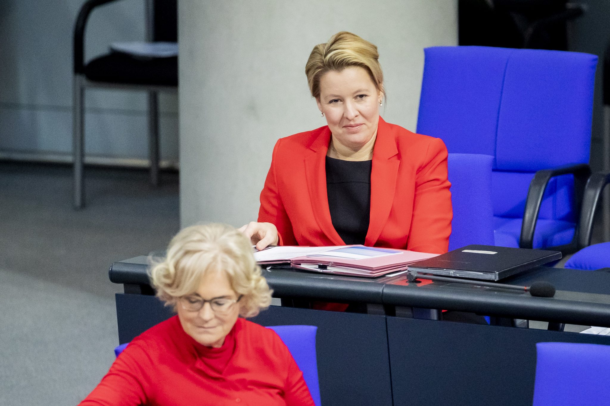 Nächstes Ziel: Regierende Bürgermeisterin von Berlin, Franziska Giffey (SPD) (r.) will weiterhin kandidieren Foto: picture alliance/dpa | Christoph Soeder