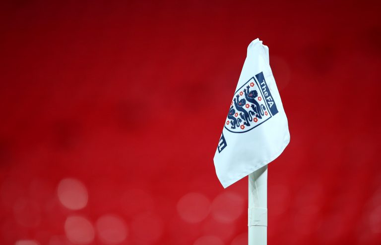 Das alte Logo des englischen Fußballverbandes mit den drei Löwen Foto: picture alliance / empics | Catherine Ivill