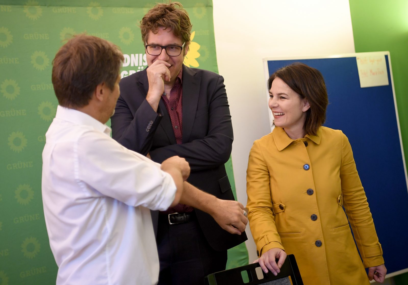 Grünen-Bundesgeschäftsführer Michael Kellner (mitte) und Kanzlerkandidatin Annalena Baerbock