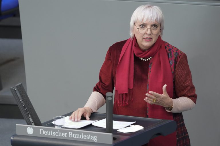 Bundestagsvizepräsidentin Claudia Roth (Grüne): „Die beschriebenen Fälle müssen uns wirklich zu denken geben“