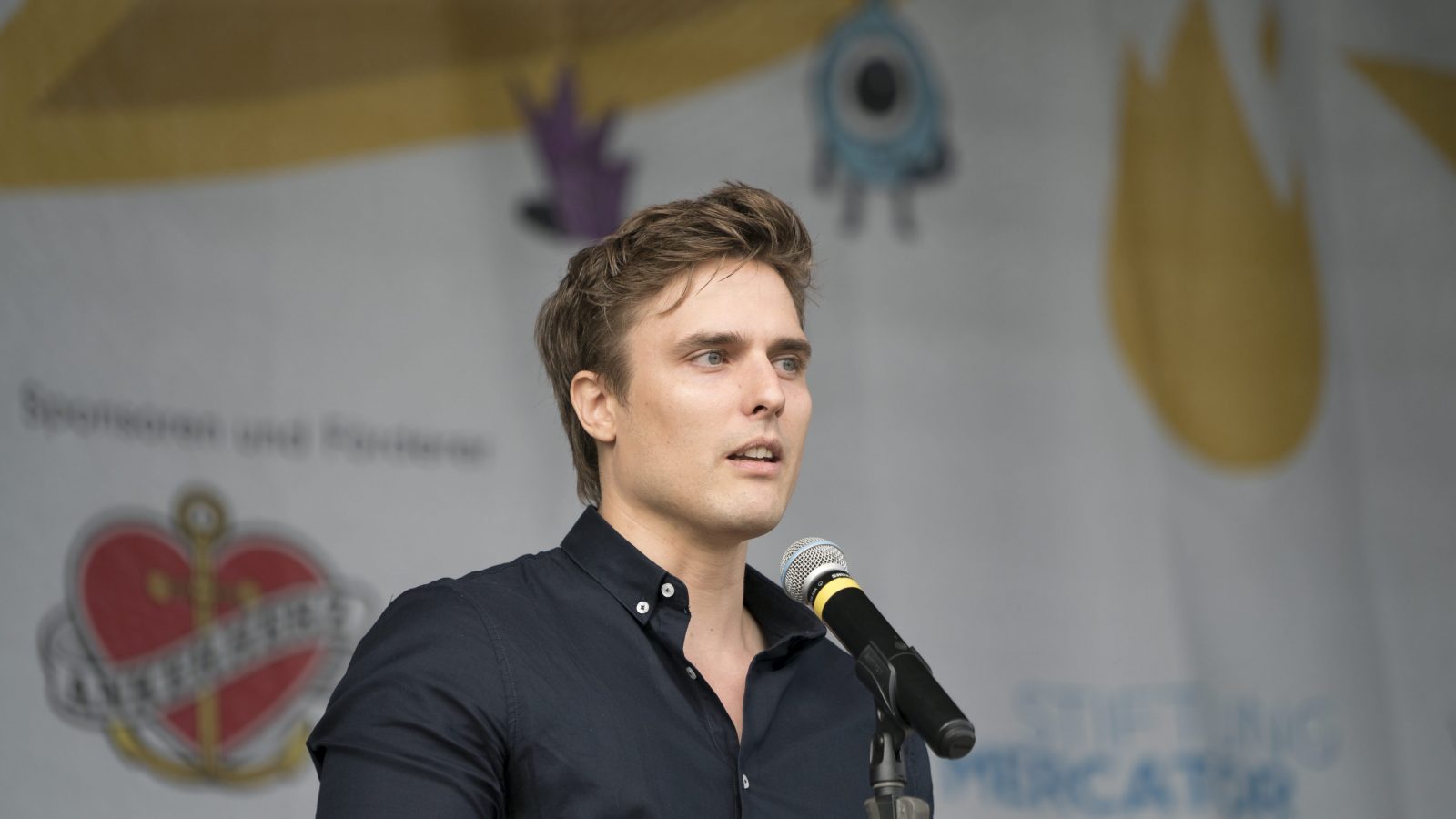 Der Autor und TV-Moderator Constantin Schreiber zeichnet in seinem Roman ein düsteres Bild eines Deutschlands vor dem Bürgerkrieg Foto: picture alliance / Robert B. Fishman | Robert B. Fishman