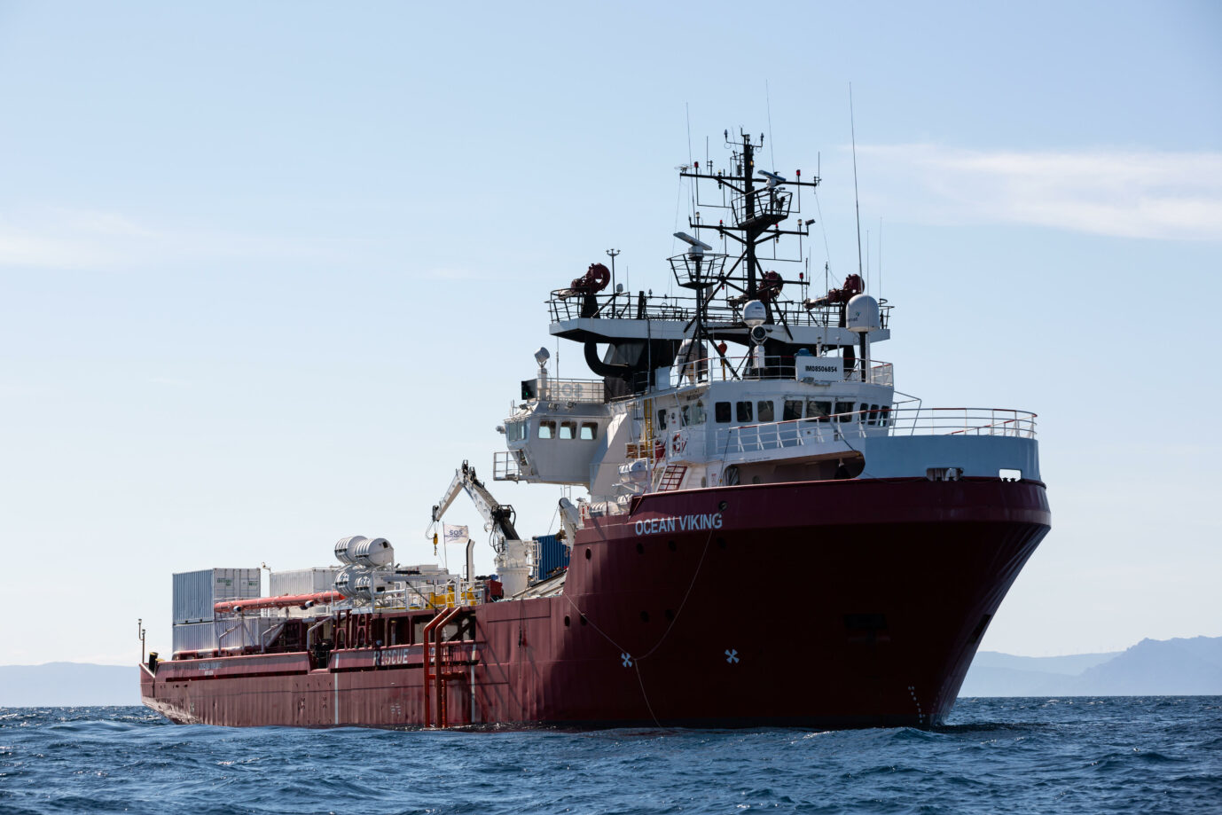 Das Rettungsschiff "Ocean Viking" will 572 Migranten nach Europa bringen (Archivbild) Foto: picture alliance / Hans Lucas | Jérémie Lusseau