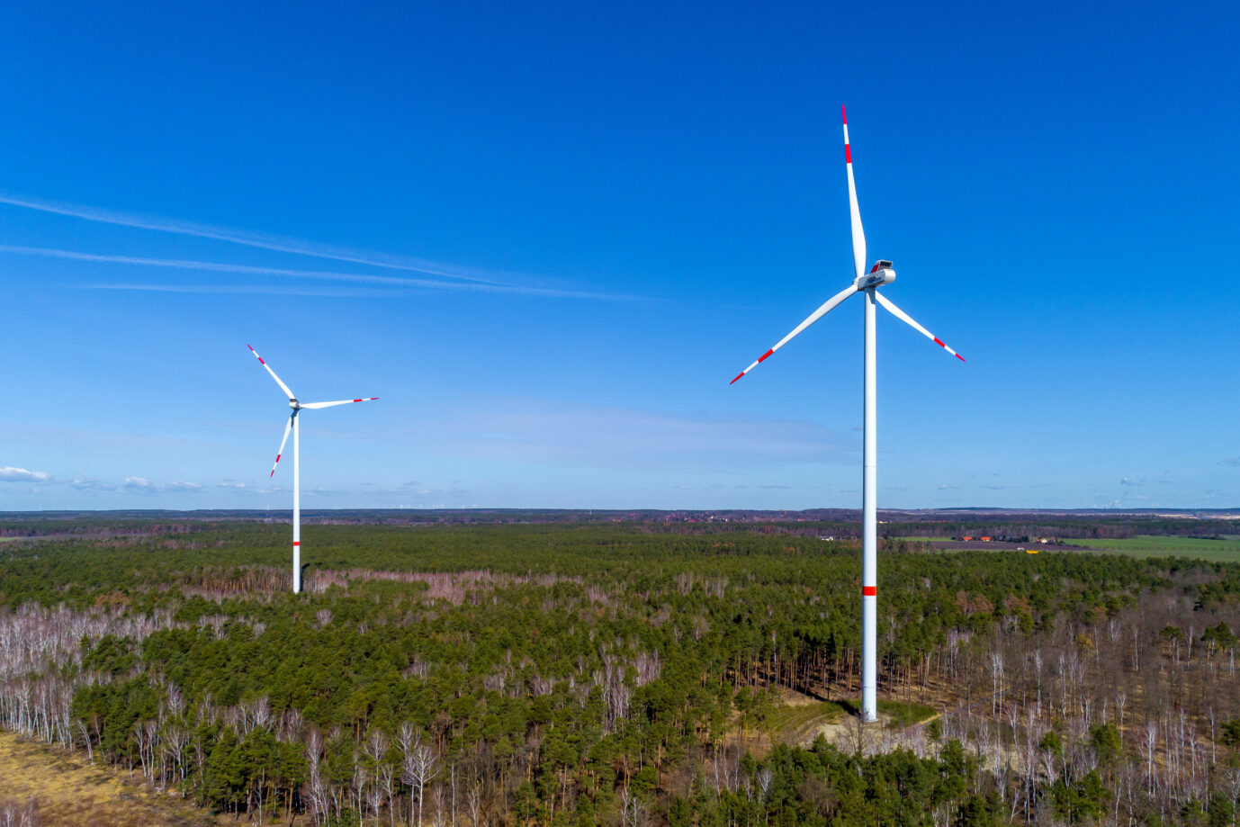 Windräder: Bis spätestens 2040 will die niedersächsische Landesregierung den Energiebedarf komplett aus erneuerbaren Energien decken