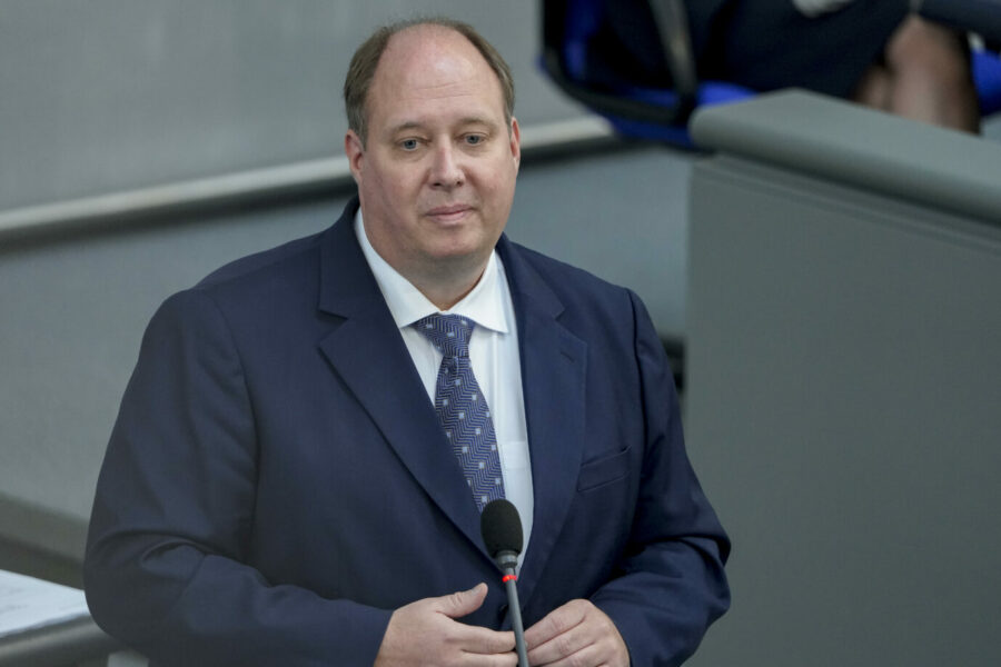 Kanzleramtsminister Helge Braun (CDU) hält Einschränkungen für nicht Geimpfte im Kampf gegen Corona für angebracht Foto: picture alliance / Flashpic | Jens Krick