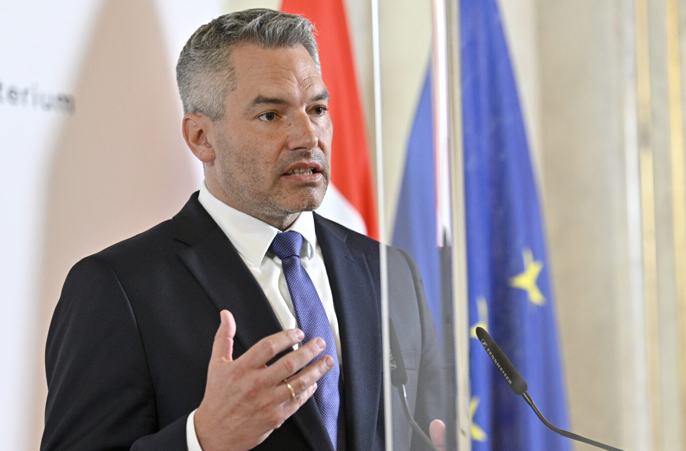 Österreichs Innenminister Karl Nehmer (ÖVP): „Abschiebezentren in der Region rund um Afghanistan wären eine Möglichkeit“