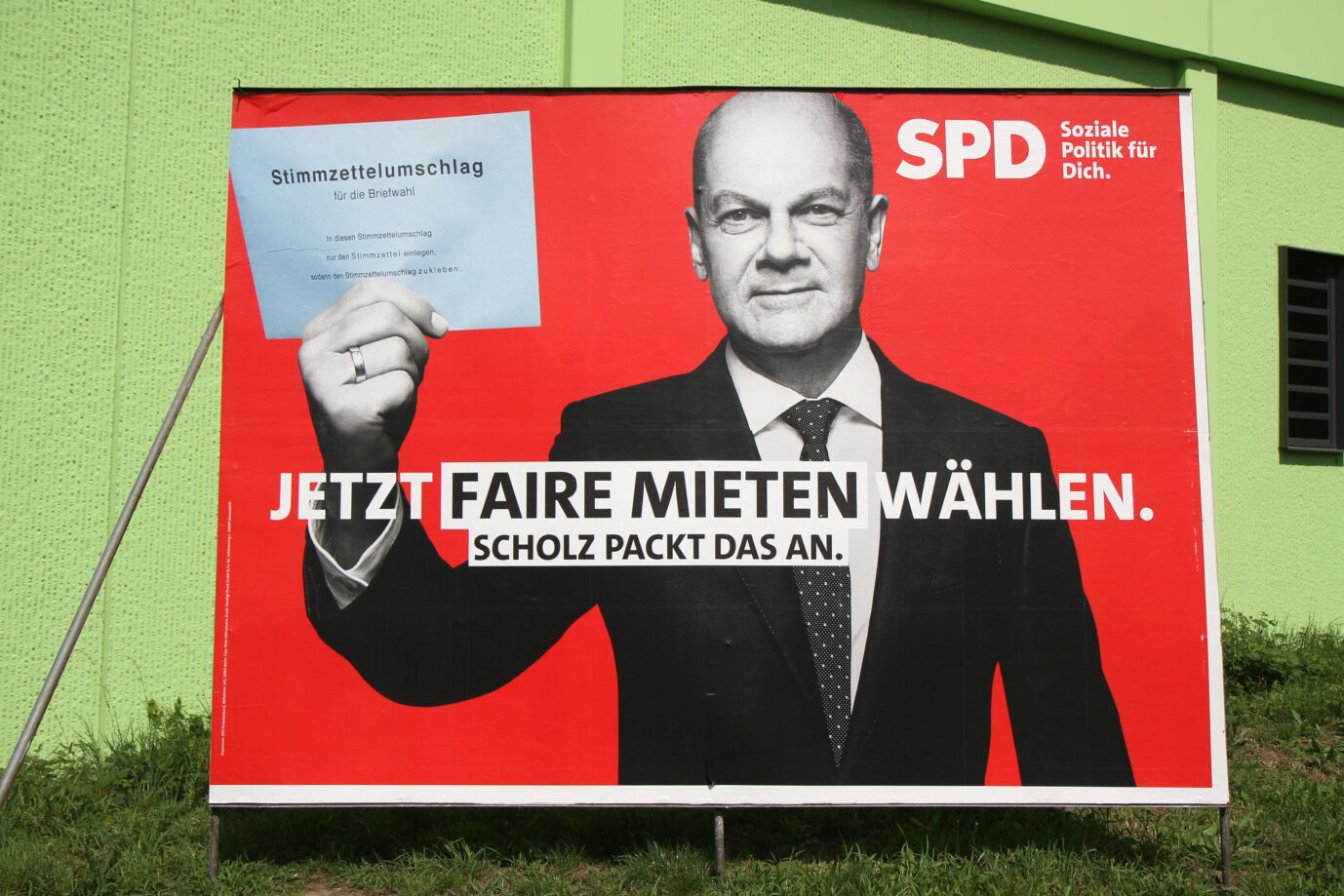 Wahlplakat mit Olaf Scholz: Positioniert sich als staatsmännischer Macher