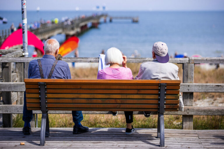 Das Statistische Bundesamt rechnet mit deutlich mehr Rentnern in den nächsten Jahren (Symbolbild) Foto: picture alliance/dpa/dpa-Zentralbild | Jens Büttner