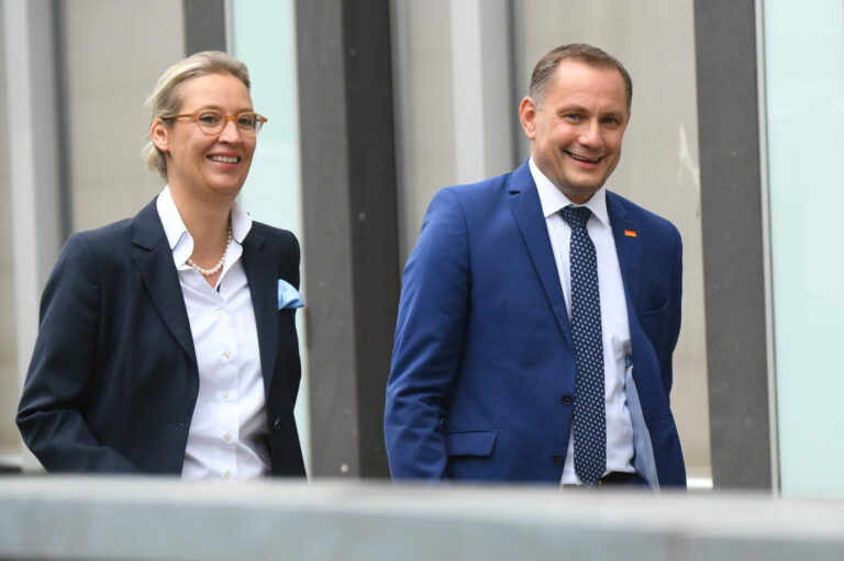 Die neuen AfD-Bundestagsfraktionsvorsitzenden Alice Weidel und Tino Chrupalla