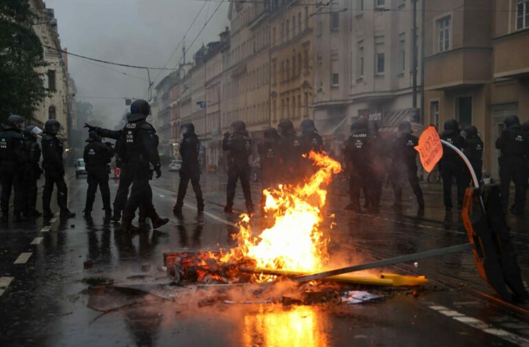 "Wir sind alle LinX"-Demo in Leipzig