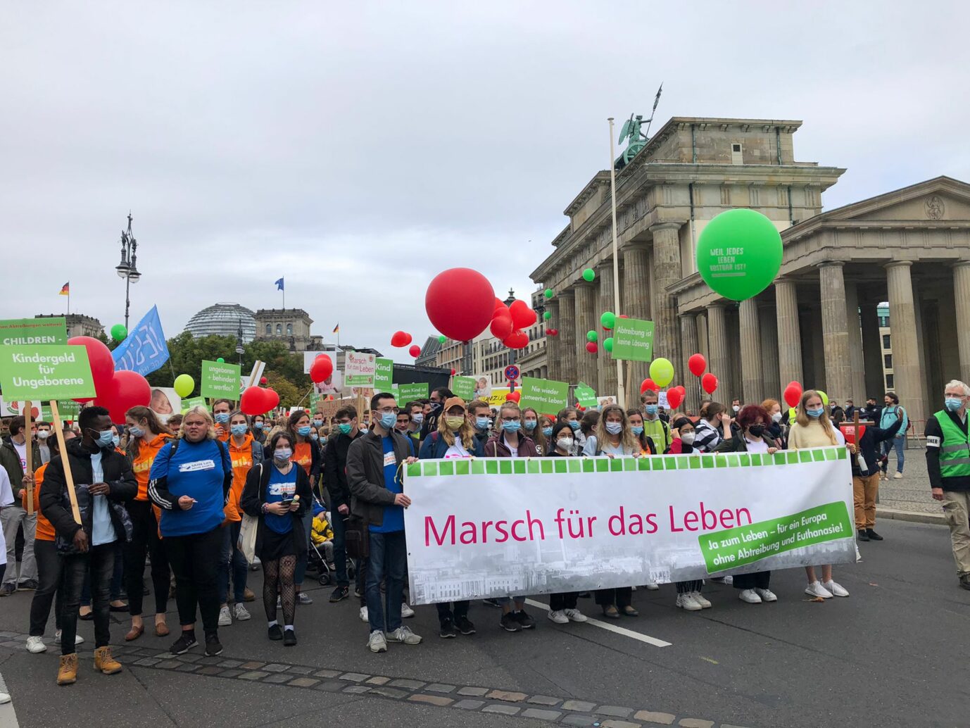 „Marsch für das Leben“ in Berlin: Mehrere tausend Menschen demonstrieren für den Schutz des ungeborenen Leben