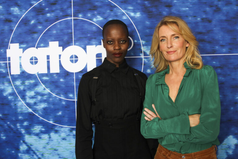 "Tatort"-Darstellerinnen Maria Furtwaengler (r.) und Florence Kasumba: Eine Studie der Universität Rostock untersucht den Anteil von Farbigen in TV-Produktionen Foto: picture alliance / | -