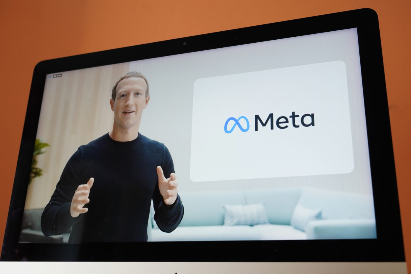 Facebook-Gründer Mark Zuckerberg bei der Vorstellung des neuen Konzernnamens Meta Foto: picture alliance / ASSOCIATED PRESS | Eric Risberg