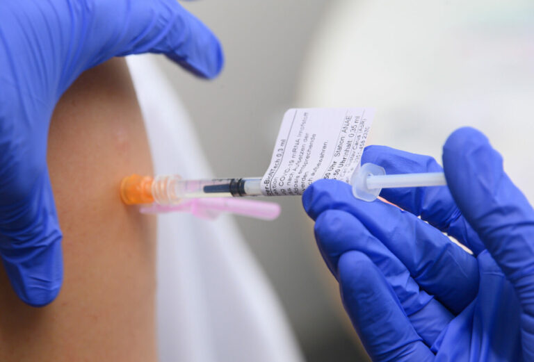 Corona-Impfung: Die Nationale Akademie der Wissenschaften Leopoldina fordert eine Impfpflicht für mehrere Berufsgruppen