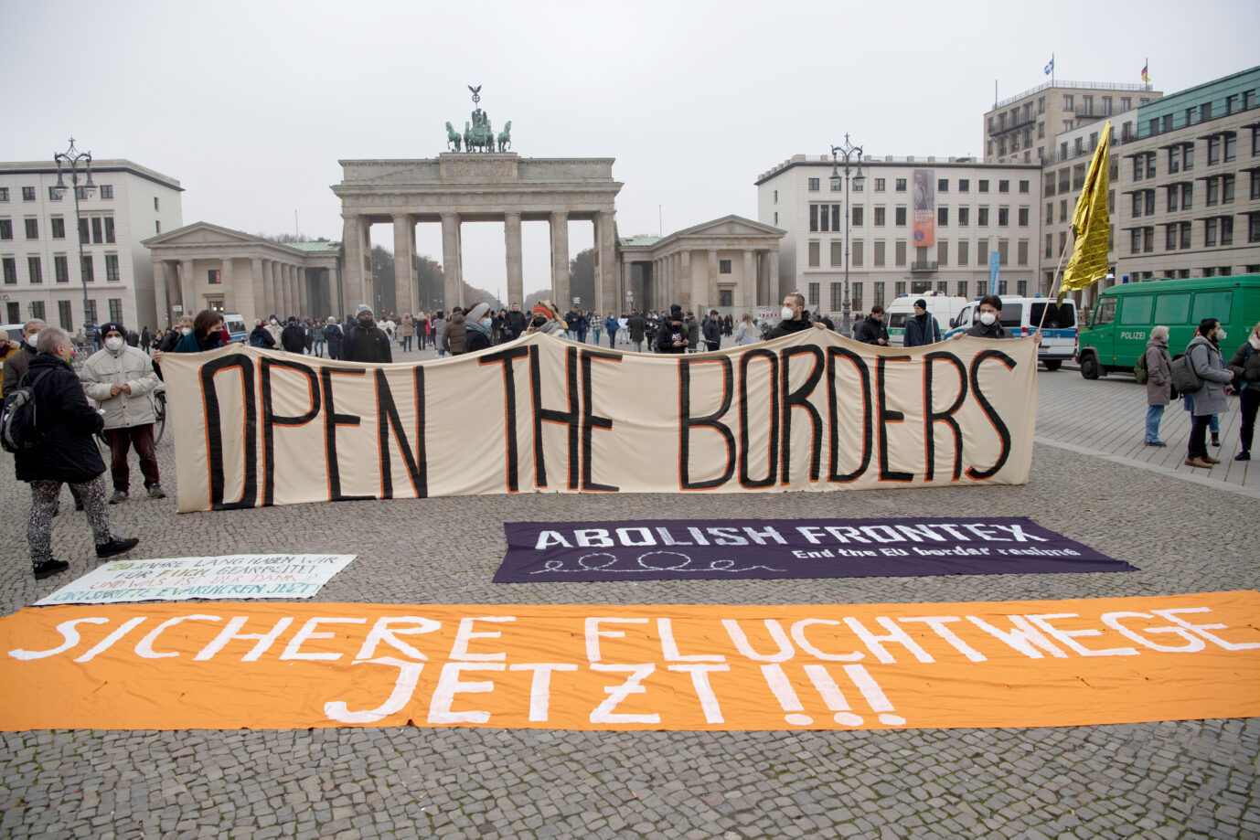 Demonstration für die Aufnahme von Migranten an der weißrussisch-polnischen Grenze in Berlin