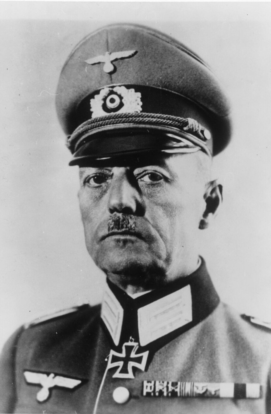 Generalfeldmarschall Gerd von Rundstedt zog seine Einheiten gegen den Willen Hitlers aus Rostow zurück Foto: picture-alliance / akg-images | akg-images 