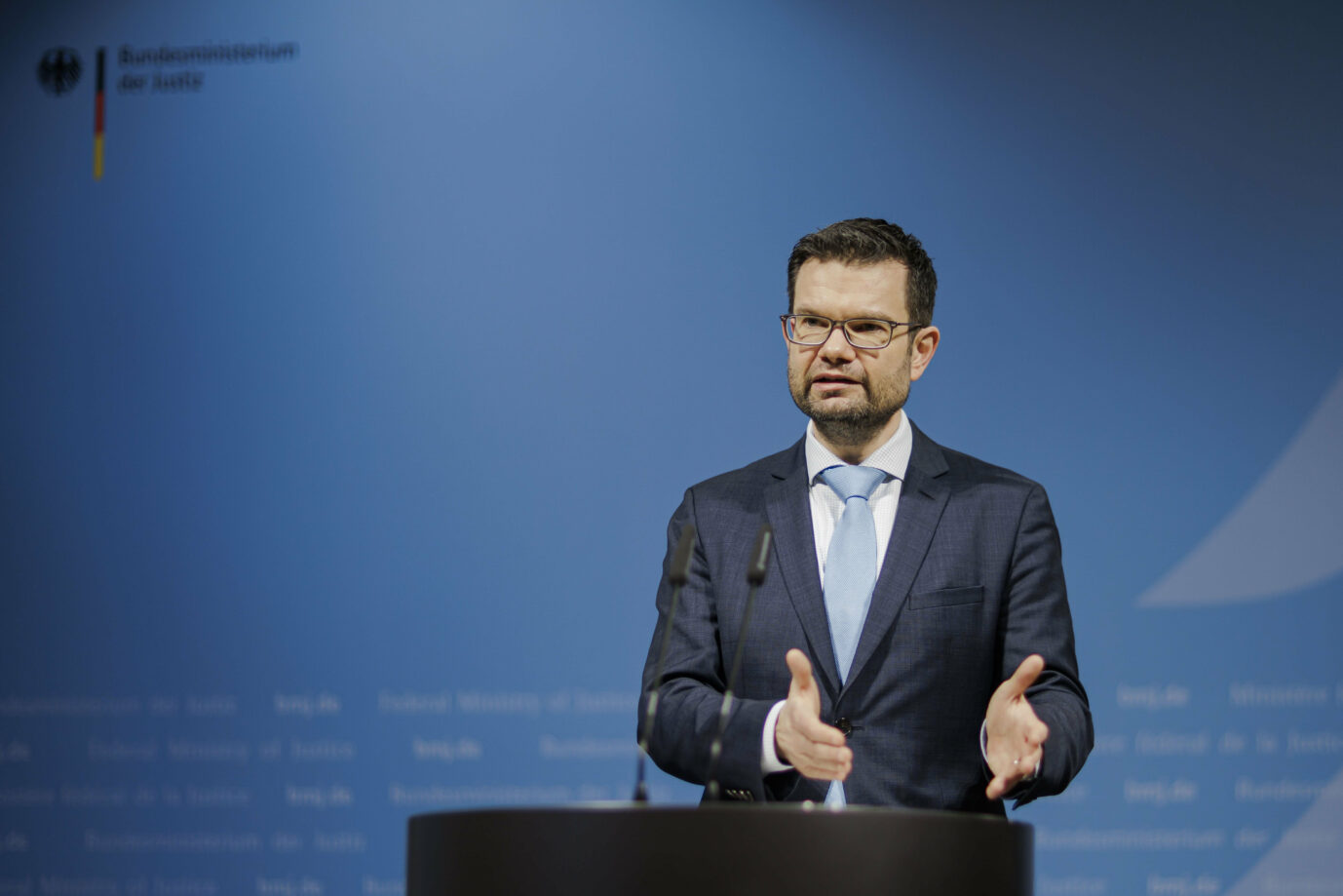Bundesjustizminister Marco Buschmann (FDP): „Teile der sogenannten ‘Querdenker’-Bewegung haben längst den Boden des Grundgesetzes verlassen“