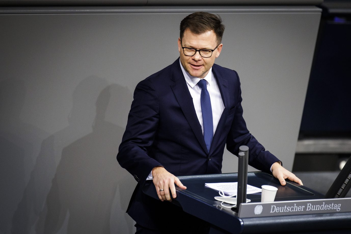 Der Ostbeauftragte der Bundesregierung, Carsten Schneider (SPD): Politische Einstellungen und Haltungen würden oft vererbt und weitergegeben
