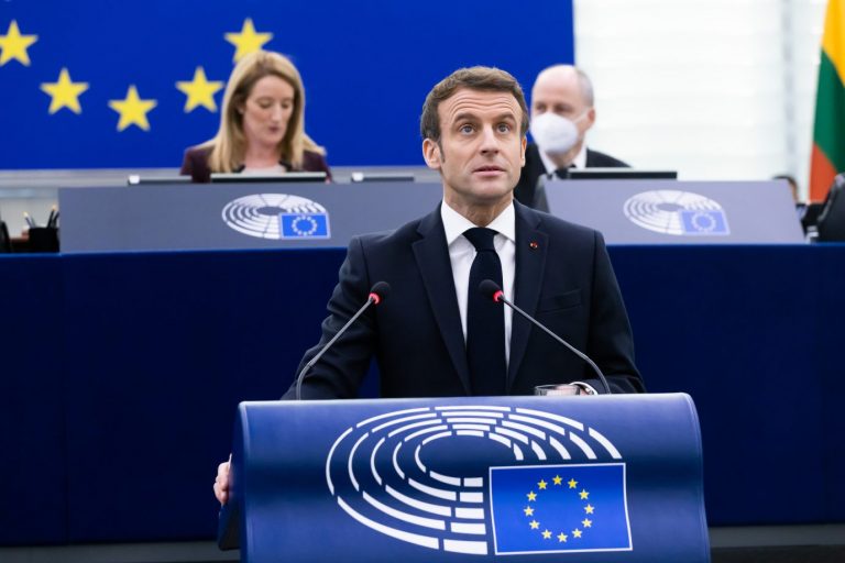 Frankreichs Präsident Emmanuel Macron spricht im Europaparlament Foto: picture alliance/dpa | Philipp von Ditfurth