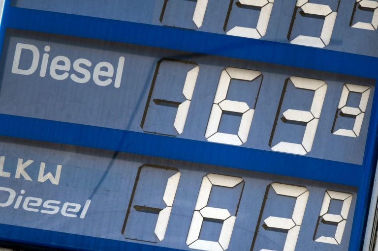 Vielerorts erklimmt der Dieselpreis in Deutschland derzeit neue Höhen Im Mittel betrachtet bricht er laut ADAC sogar alle Rekorde Foto: picture alliance/dpa | Federico Gambarini