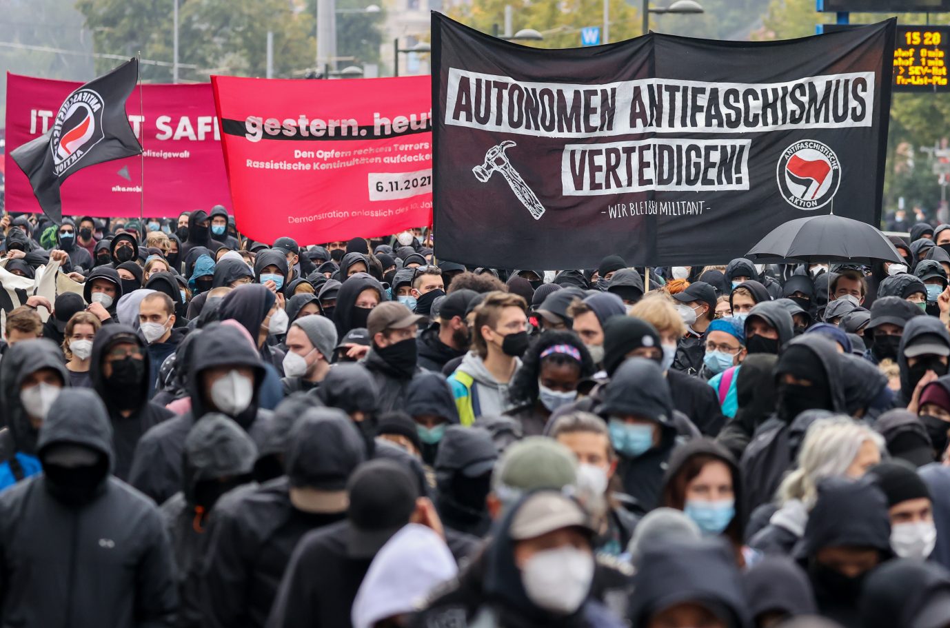 Antifa-Demonstration in Leipzig: Linke wollen "Antifaschismus" in die Verfassung schreiben Foto: picture alliance/dpa/dpa-Zentralbild | Jan Woitas