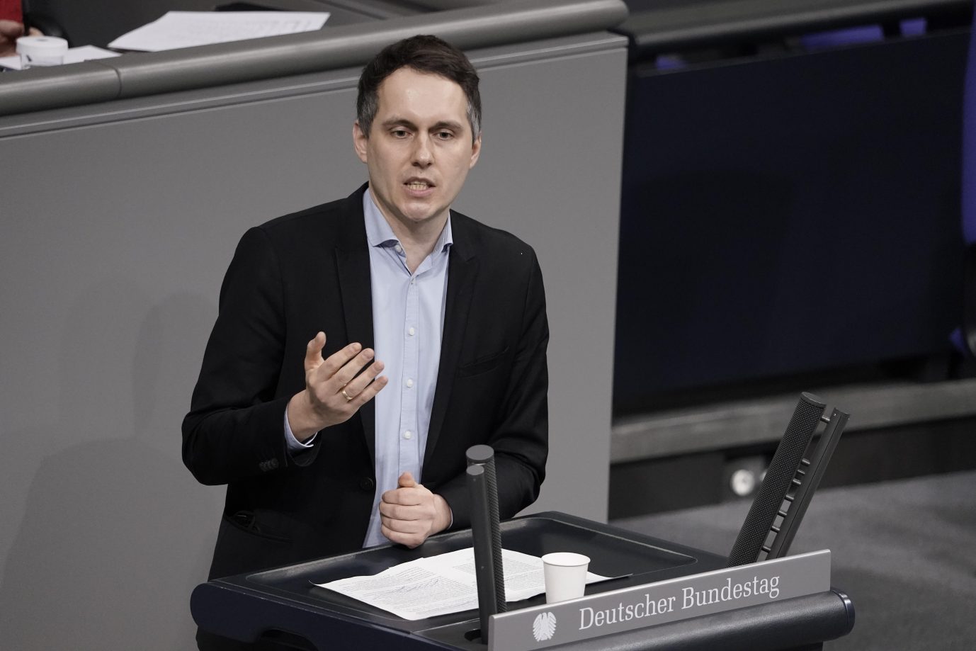 Der haushaltspolitische Sprecher der Grünen, Sven-Christian Kindler: „Wir müssen Menschen mit wenig Einkommen helfen, anstatt teure Steuergeschenke zu verteilen“