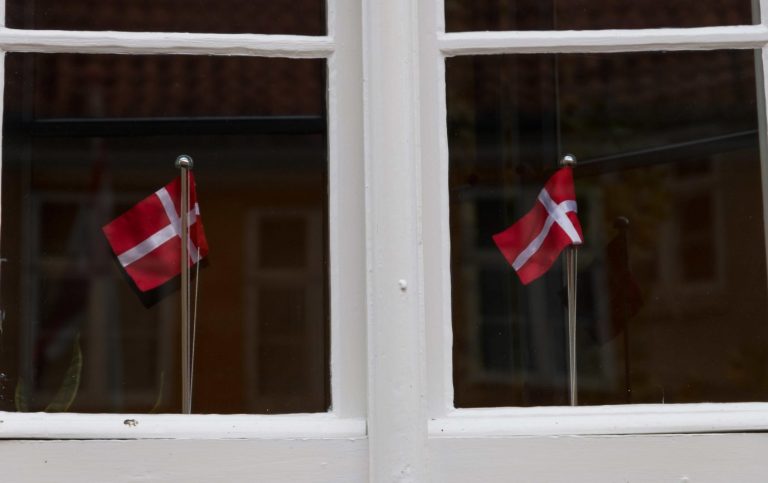Die dänische Regierung hat die meisten Beschränkungen zur Eindämmung der Corona-Pandemie aufgehoben (Symbolbild) Foto: picture alliance / Zoonar | Corinna Lormies