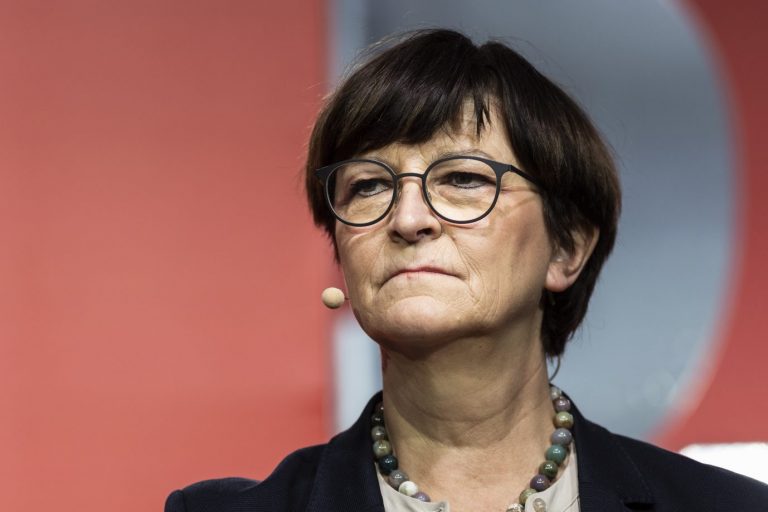 SPD-Chefin Saskia Esken: „Die Impfkampagne läuft nur noch schleppend, und auch der Totimpfstoff Novavax hat keine Trendwende erbracht“