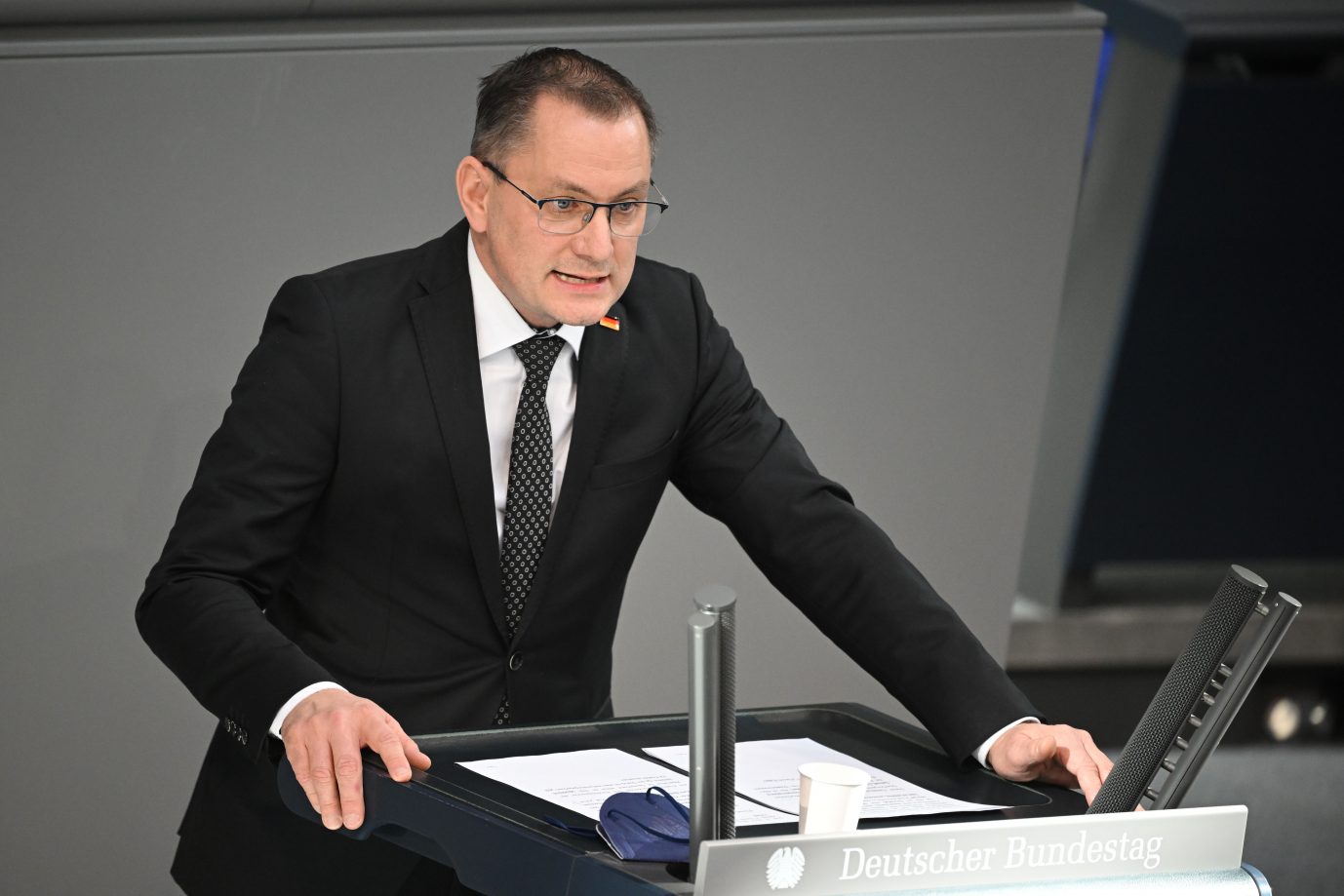 AfD-Fraktionschef Tino Chrupalla im Bundestag