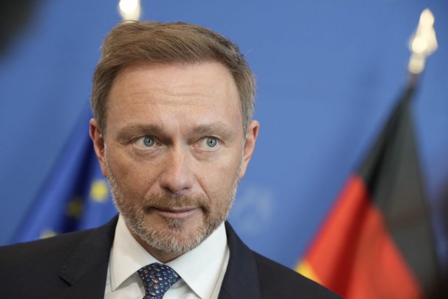 Prüft Bundesfinanzminister Christian Lindner (FDP) bereits die Einführung einer Kriegssteuer? Foto: picture alliance / Flashpic | Jens Krick