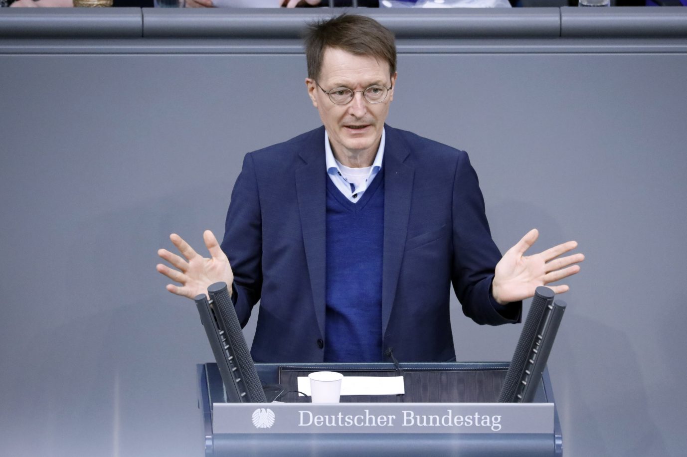 Bundesgesundheitsminister Karl Lauterbach (SPD): Um welchen Prozentsatz die Krankenkassenbeiträge steigen sollen, läßt er bislang offen