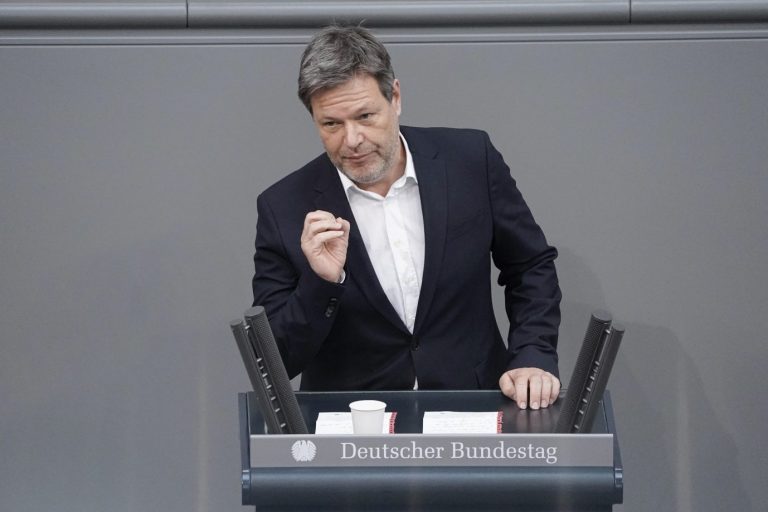 Vizekanzler Robert Habeck (Grüne): Man sieht derzeit, was Deutschland leisten kann, wenn alle sich unterhaken“