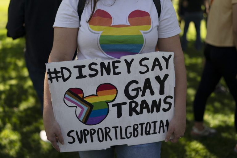 Eine Angestellte des US-Konzerns Disney appelliert an ihren Arbeitgeber, sich mit sexuellen und geschlechtlichen Minderheiten zu solidarisieren