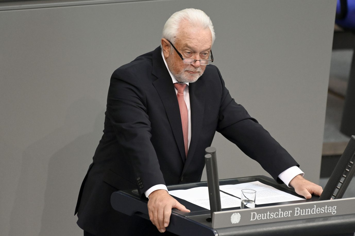 Bundestagsvizepräsident Wolfgang Kubicki (FDP): Lauterbach verspiele „jegliches Vertrauen in die Redlichkeit staatlichen Handeln“