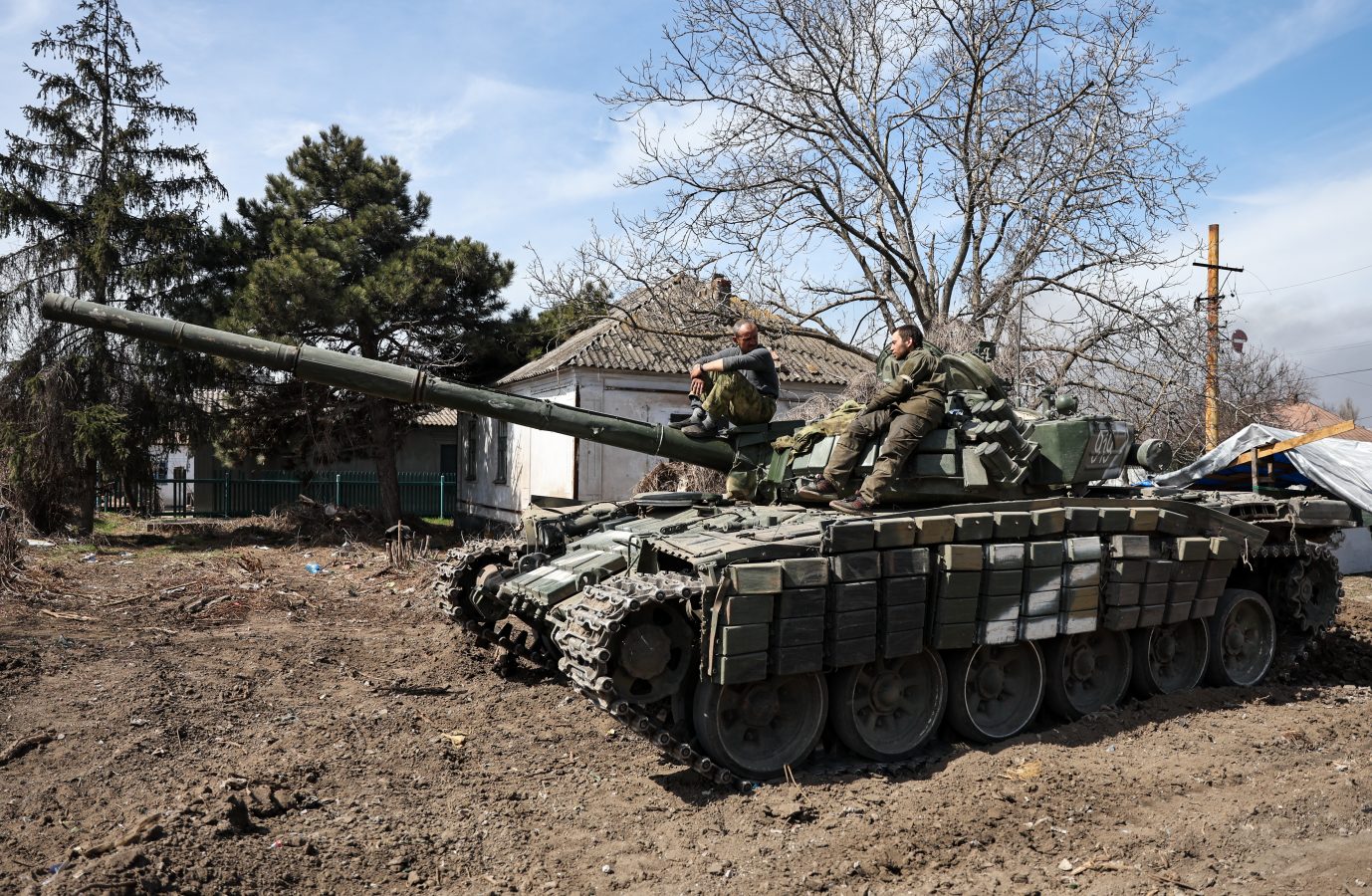 Russische Soldaten warten in Mariupol auf ihren Einsatz Foto: picture alliance/dpa/TASS | Sergei Bobylev