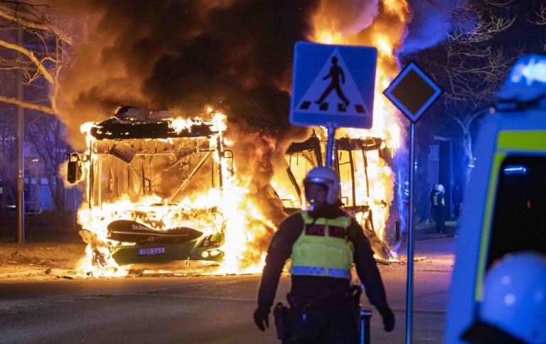 Die Gewalteskalation in Schweden ist für die Regierung des Landes ein bitteres Erwachen (Symbolbild) Foto: picture alliance / ASSOCIATED PRESS | Johan Nilsson