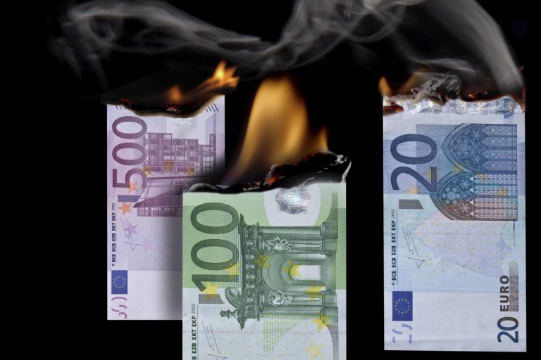 Inflation: Geld in Flammen