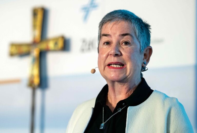 Die Präsidentin des Zentralkomitees der deutschen Katholiken, Irme Stetter-Karp: „Eine Kirche, die glaubwürdig und menschenfreundlich sein möchte, sollte Gottes Segen nicht verweigern, sondern spenden“