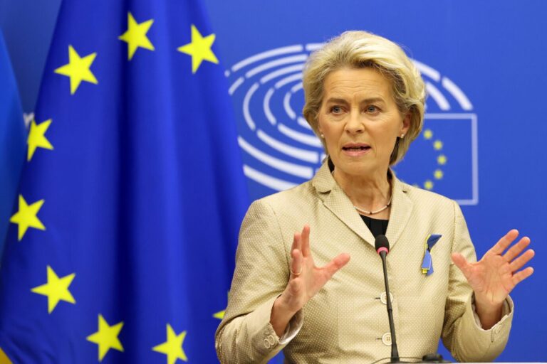 EU-Kommissionspräsidentin Ursula von der Leyen: Brüssel erwägt eine gemeinsame Schuldenaufnahme der Mitgliedsstaaten in Höhe von zehn Milliarden Euro