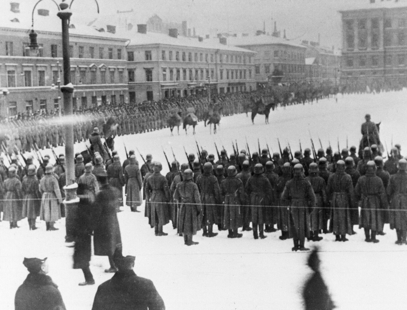 Deutsche Truppen in Helsinki 1918: Deutschland half Finnland im Kampf gegen die Bolschewisten Foto: picture alliance / AP Images | Uncredited