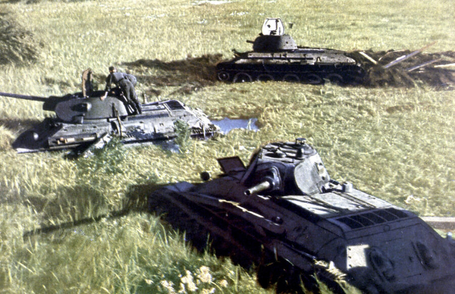 Russische T-34 Panzer setzten den Angreifern auch bei Odessa zu Foto: picture alliance/United Archives | 91050/United_Archives/TopFoto 