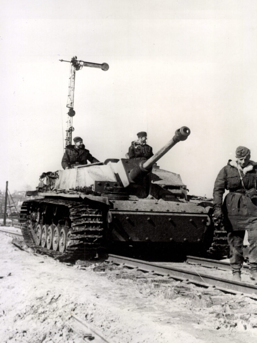 Sturmgeschütz der Waffen-SS während des Zweiten Weltkriegs bei Belgorod Foto: picture alliance / arkivi | - 